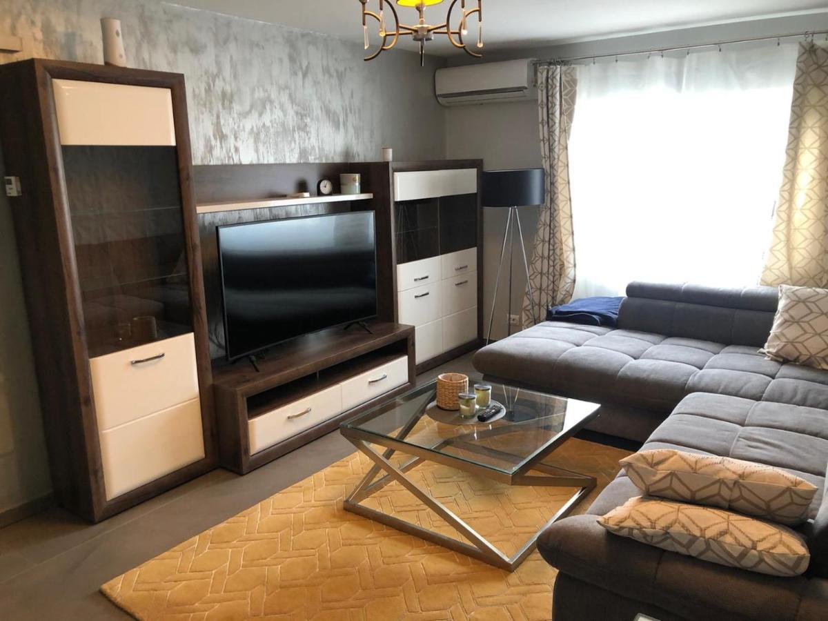 טרגובישטה Page1 Ultracentral Apartament מראה חיצוני תמונה